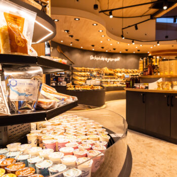 Steiner Beck Filiale Hinwil Bahnhof Markststand